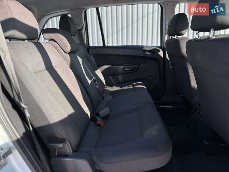 Минивэн Opel Zafira 2009 в Виннице