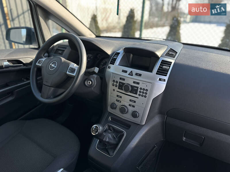 Минивэн Opel Zafira 2009 в Виннице