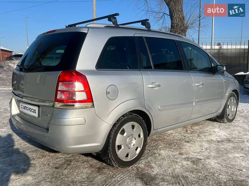 Минивэн Opel Zafira 2006 в Киеве