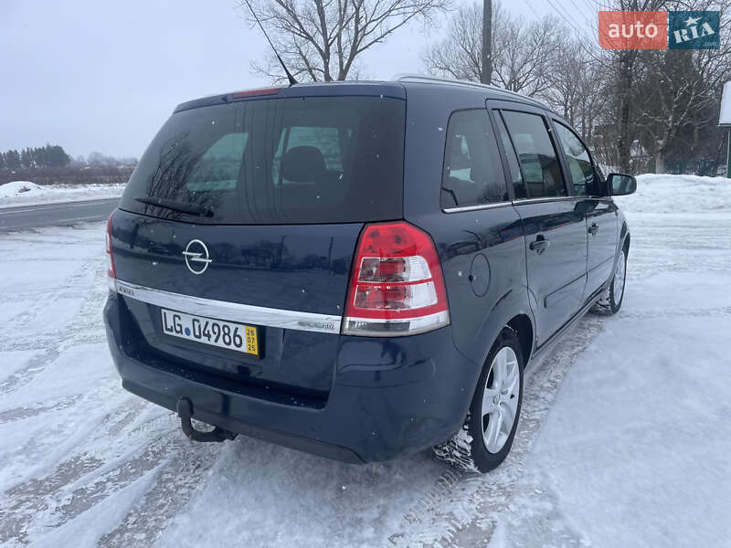 Минивэн Opel Zafira 2011 в Ивано-Франковске