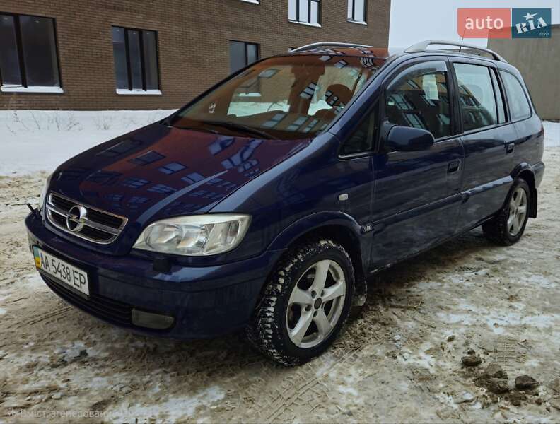 Минивэн Opel Zafira 2002 в Нетешине