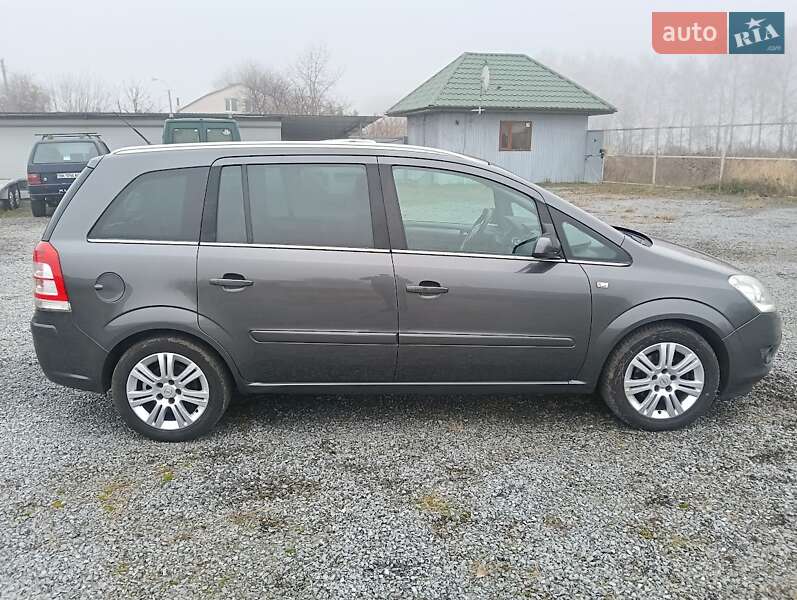 Минивэн Opel Zafira 2009 в Ровно