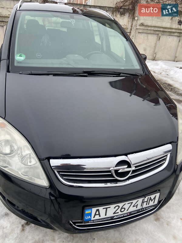 Минивэн Opel Zafira 2008 в Калуше