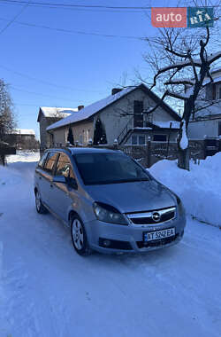 Минивэн Opel Zafira 2005 в Сокале