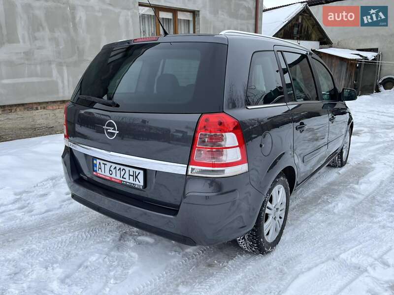 Минивэн Opel Zafira 2011 в Коломые