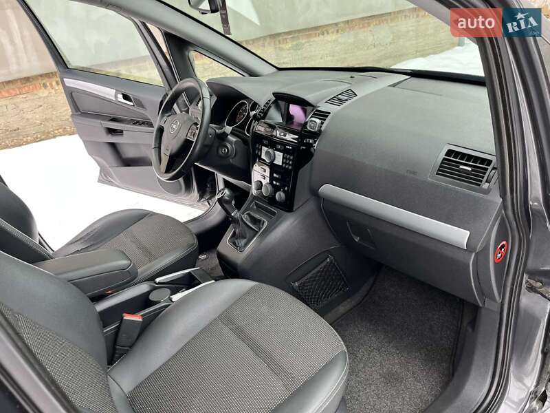 Минивэн Opel Zafira 2011 в Коломые