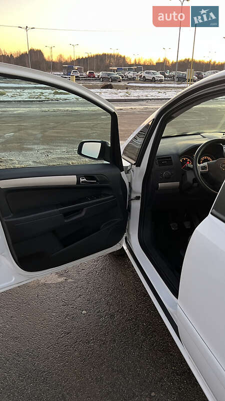 Минивэн Opel Zafira 2008 в Львове