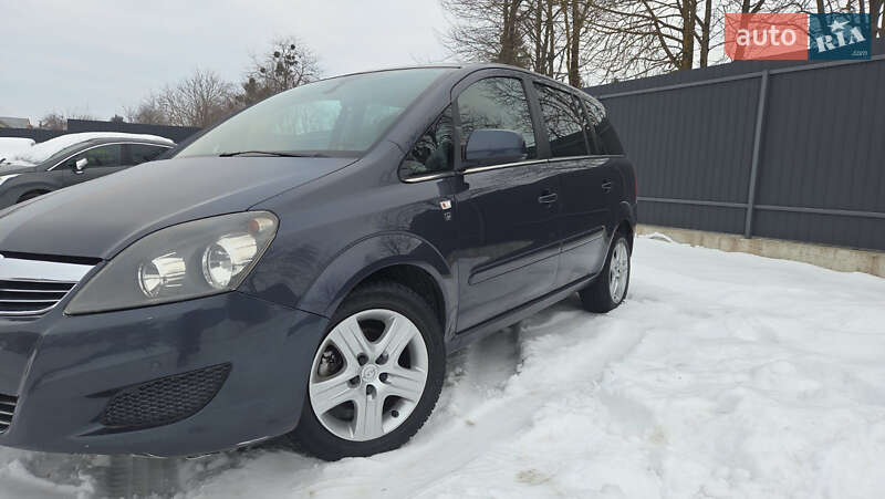 Минивэн Opel Zafira 2010 в Львове