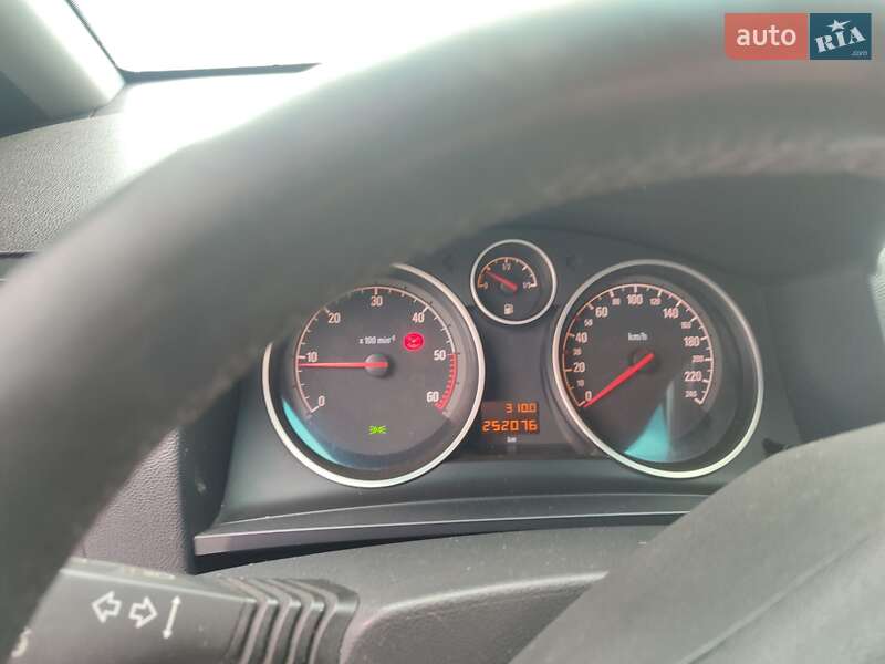 Минивэн Opel Zafira 2013 в Виннице