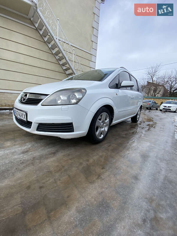 Минивэн Opel Zafira 2006 в Могилев-Подольске