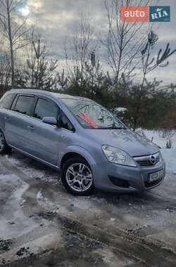Минивэн Opel Zafira 2008 в Луцке