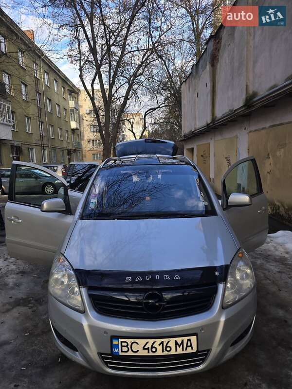 Opel Zafira 2010 Opel Zafira 2010