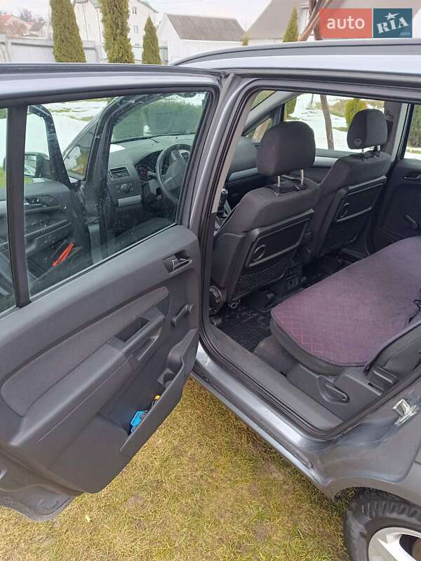 Минивэн Opel Zafira 2007 в Новояворовске фото 3 Минивэн Opel Zafira 2007 в Новояворовске