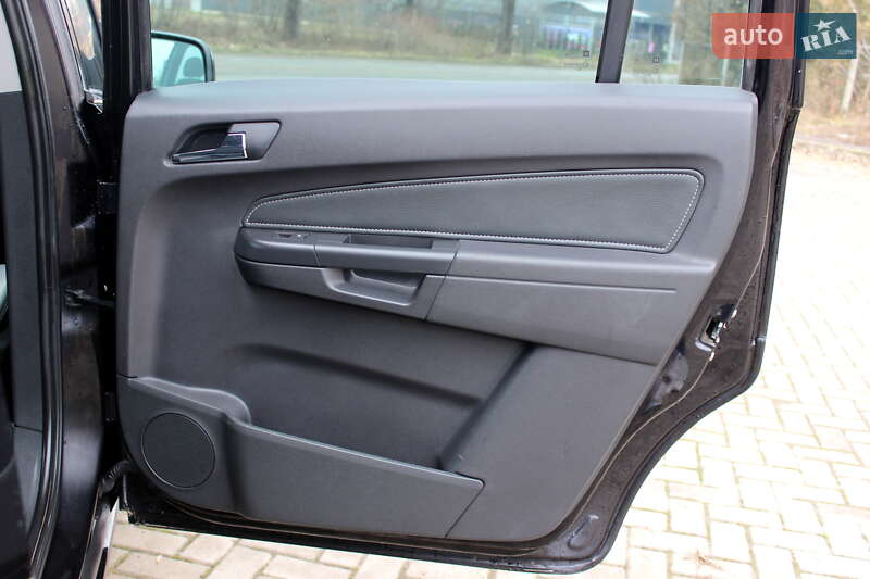 Минивэн Opel Zafira 2011 в Самборе фото 50 Минивэн Opel Zafira 2011 в Самборе