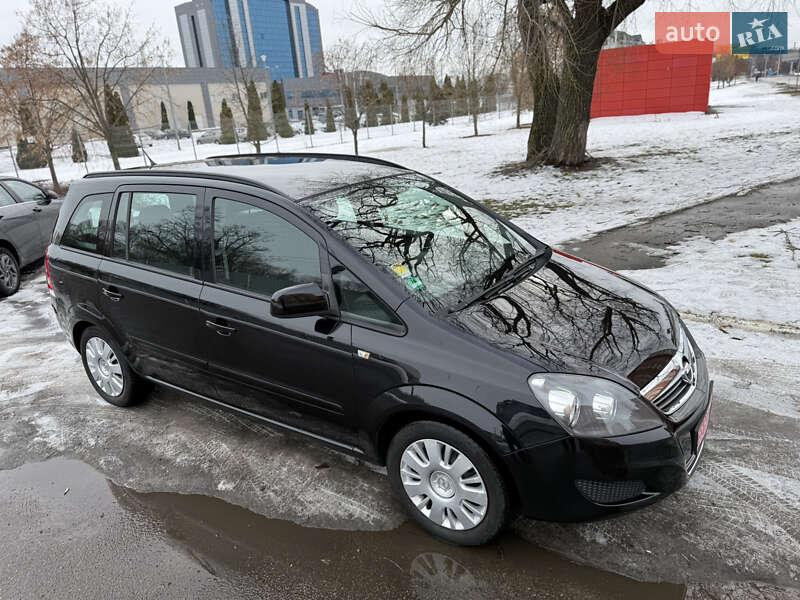 Opel Zafira 2010 Opel Zafira 2010