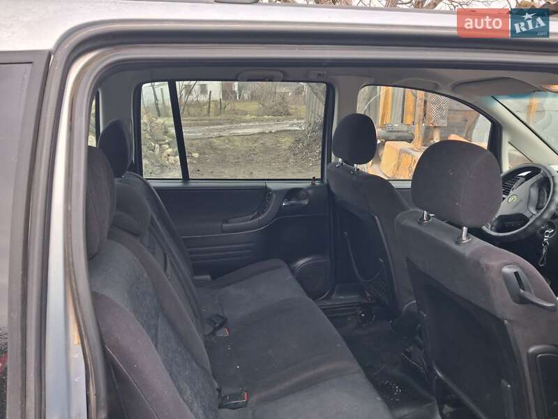 Минивэн Opel Zafira 2000 в Николаеве