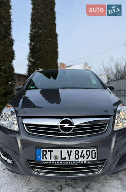 Минивэн Opel Zafira 2009 в Луцке