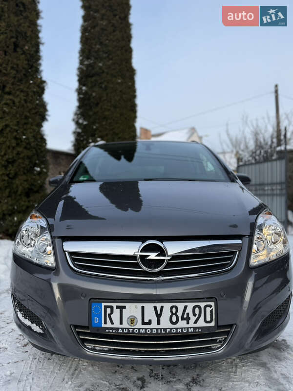 Минивэн Opel Zafira 2009 в Луцке фото Минивэн Opel Zafira 2009 в Луцке