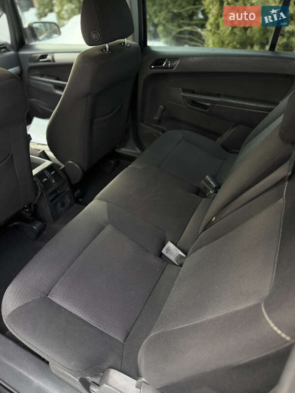 Минивэн Opel Zafira 2009 в Луцке фото 22 Минивэн Opel Zafira 2009 в Луцке