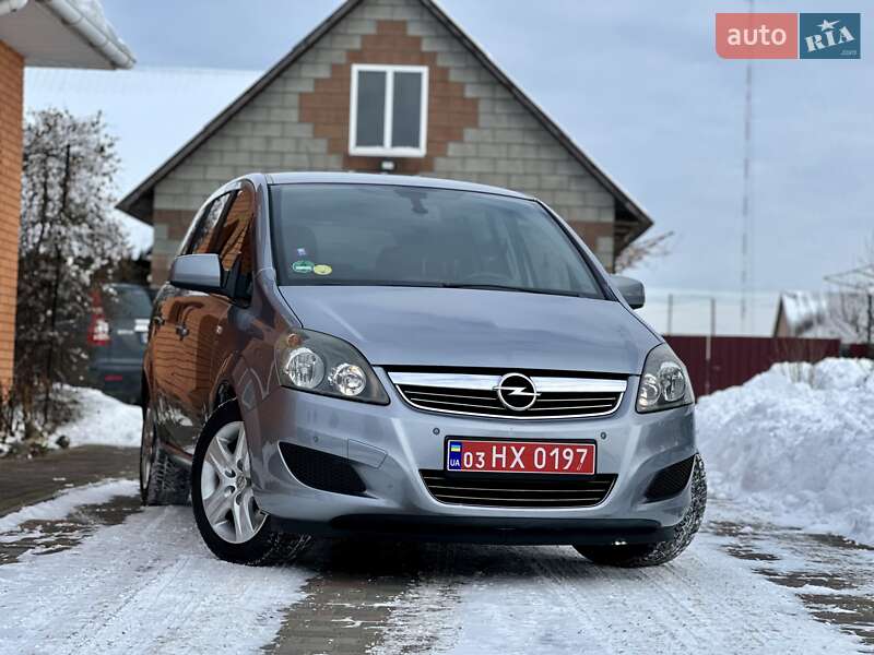 Минивэн Opel Zafira 2010 в Владимирце