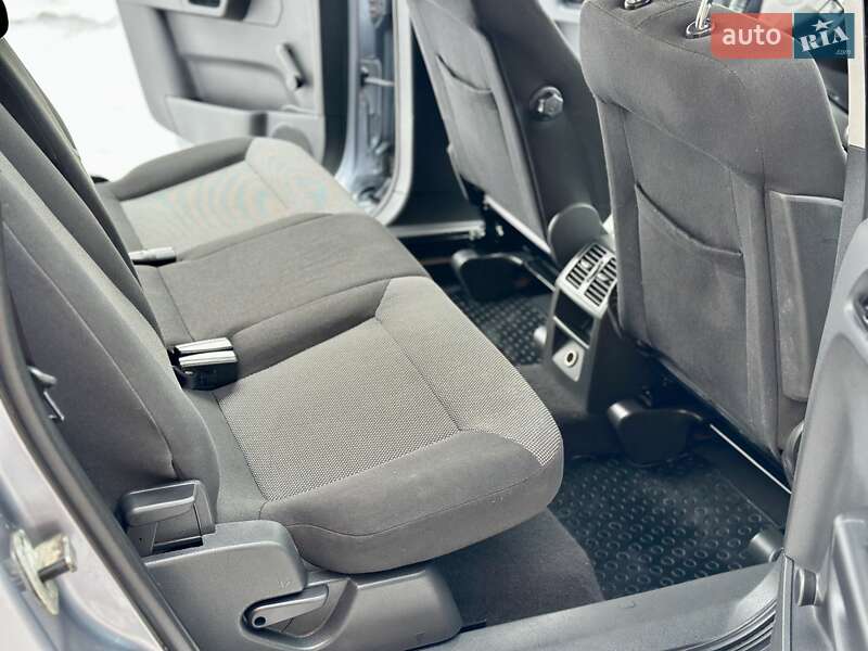 Минивэн Opel Zafira 2010 в Владимирце