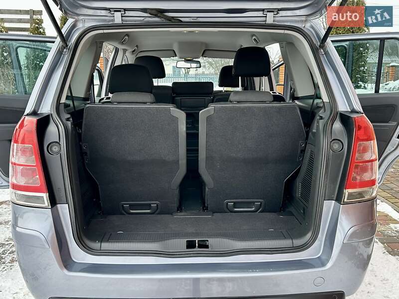 Минивэн Opel Zafira 2010 в Владимирце