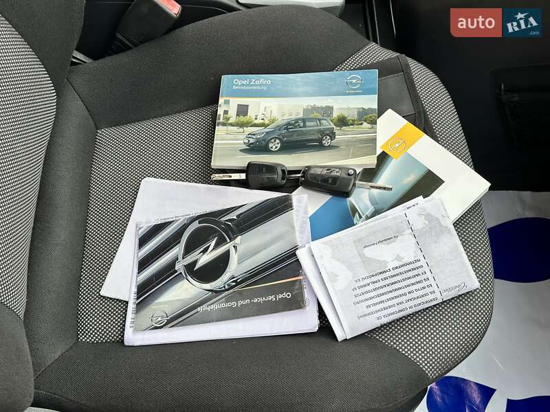 Минивэн Opel Zafira 2010 в Владимирце