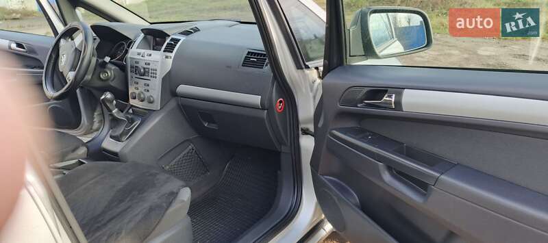 Мінівен Opel Zafira 2012 в Житомирі