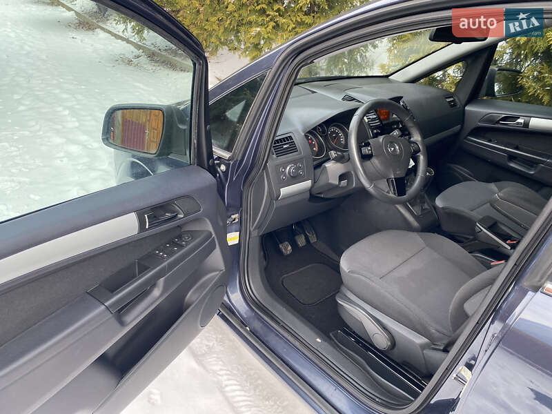 Минивэн Opel Zafira 2011 в Снятине