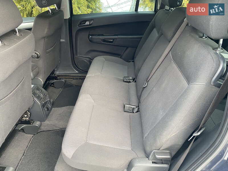 Минивэн Opel Zafira 2011 в Снятине