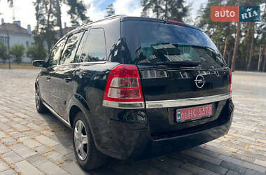 Минивэн Opel Zafira 2008 в Ахтырке