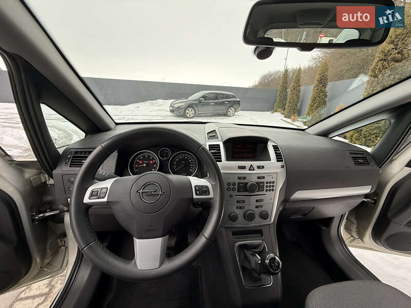 Минивэн Opel Zafira 2009 в Тернополе