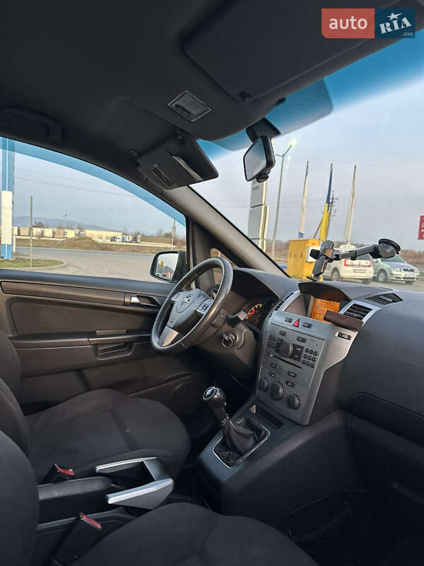 Минивэн Opel Zafira 2010 в Мукачево фото 10 Минивэн Opel Zafira 2010 в Мукачево