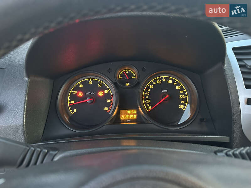 Минивэн Opel Zafira 2010 в Мукачево фото 13 Минивэн Opel Zafira 2010 в Мукачево