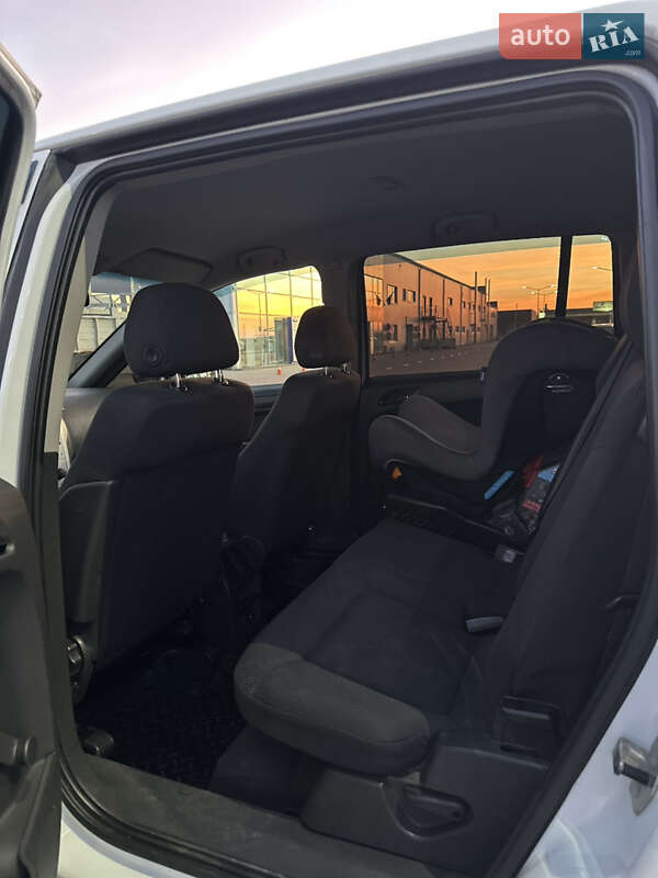 Минивэн Opel Zafira 2010 в Мукачево фото 2 Минивэн Opel Zafira 2010 в Мукачево