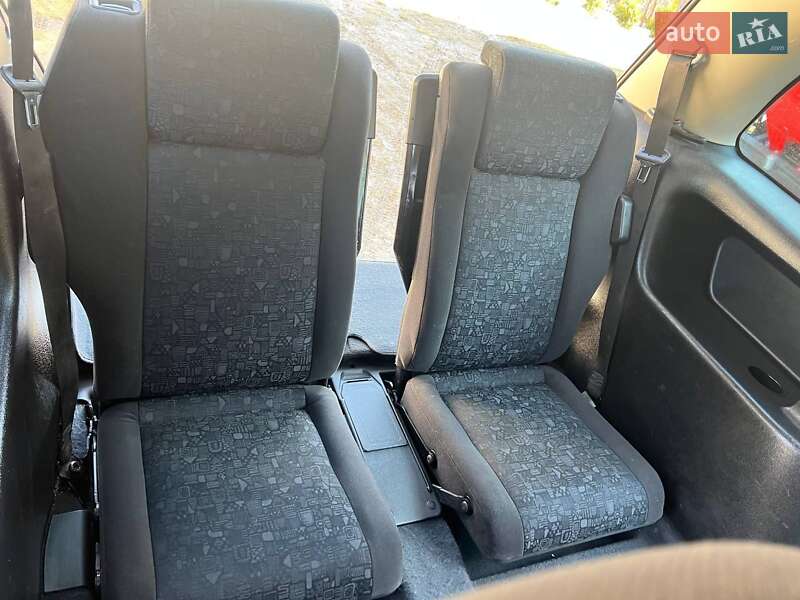 Минивэн Opel Zafira 1999 в Новояворовске