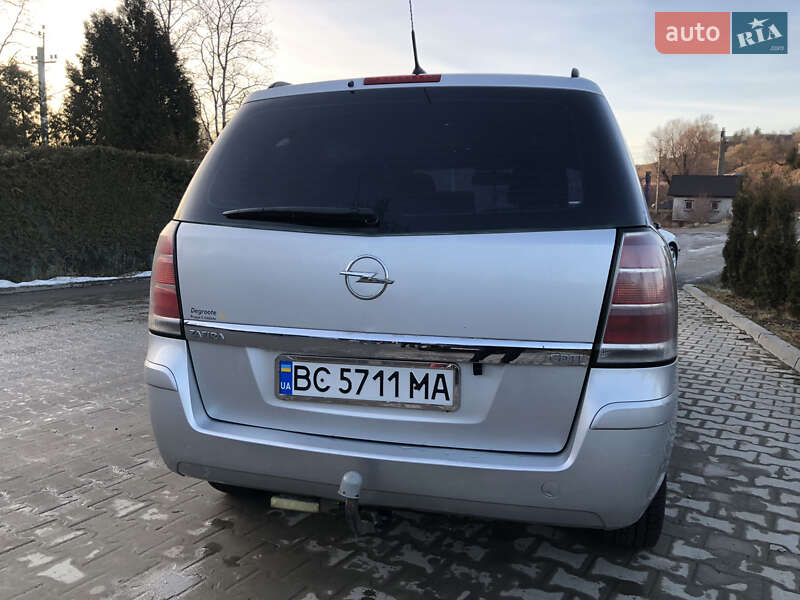 Минивэн Opel Zafira 2006 в Турке