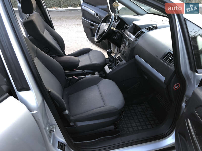 Минивэн Opel Zafira 2006 в Турке