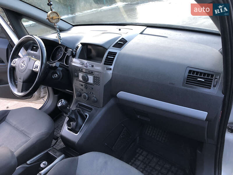 Минивэн Opel Zafira 2006 в Турке