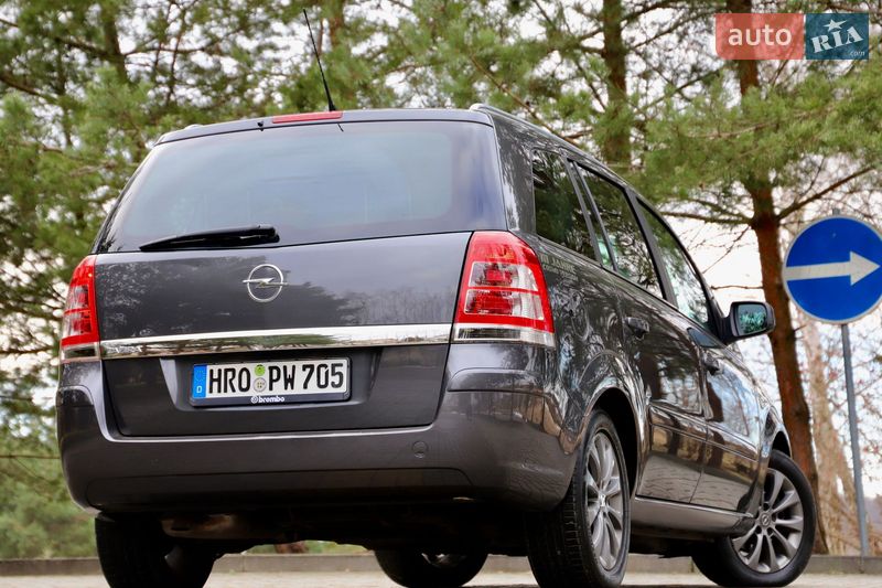Минивэн Opel Zafira 2011 в Дрогобыче фото 16 Минивэн Opel Zafira 2011 в Дрогобыче