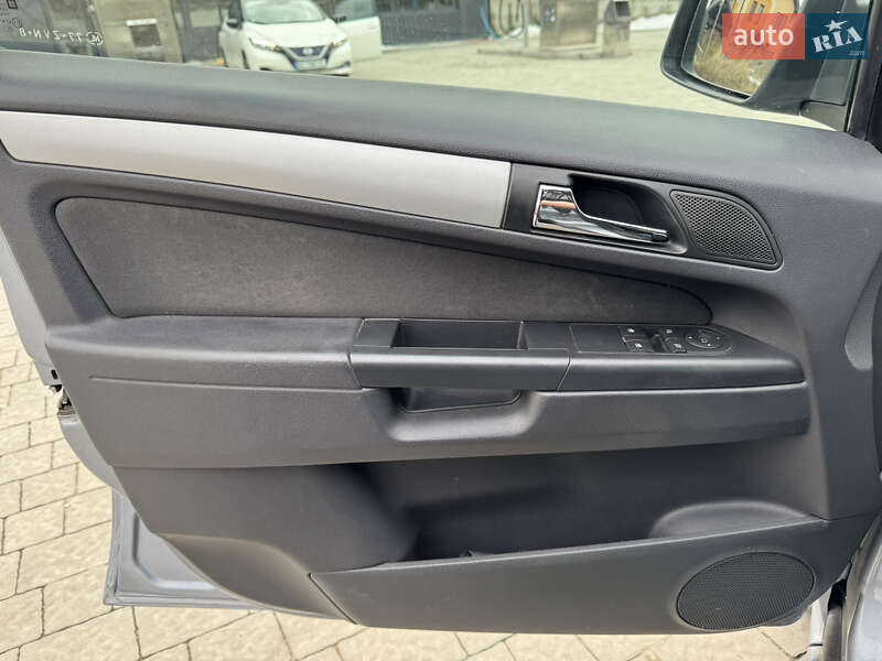 Минивэн Opel Zafira 2011 в Львове фото 18 Минивэн Opel Zafira 2011 в Львове