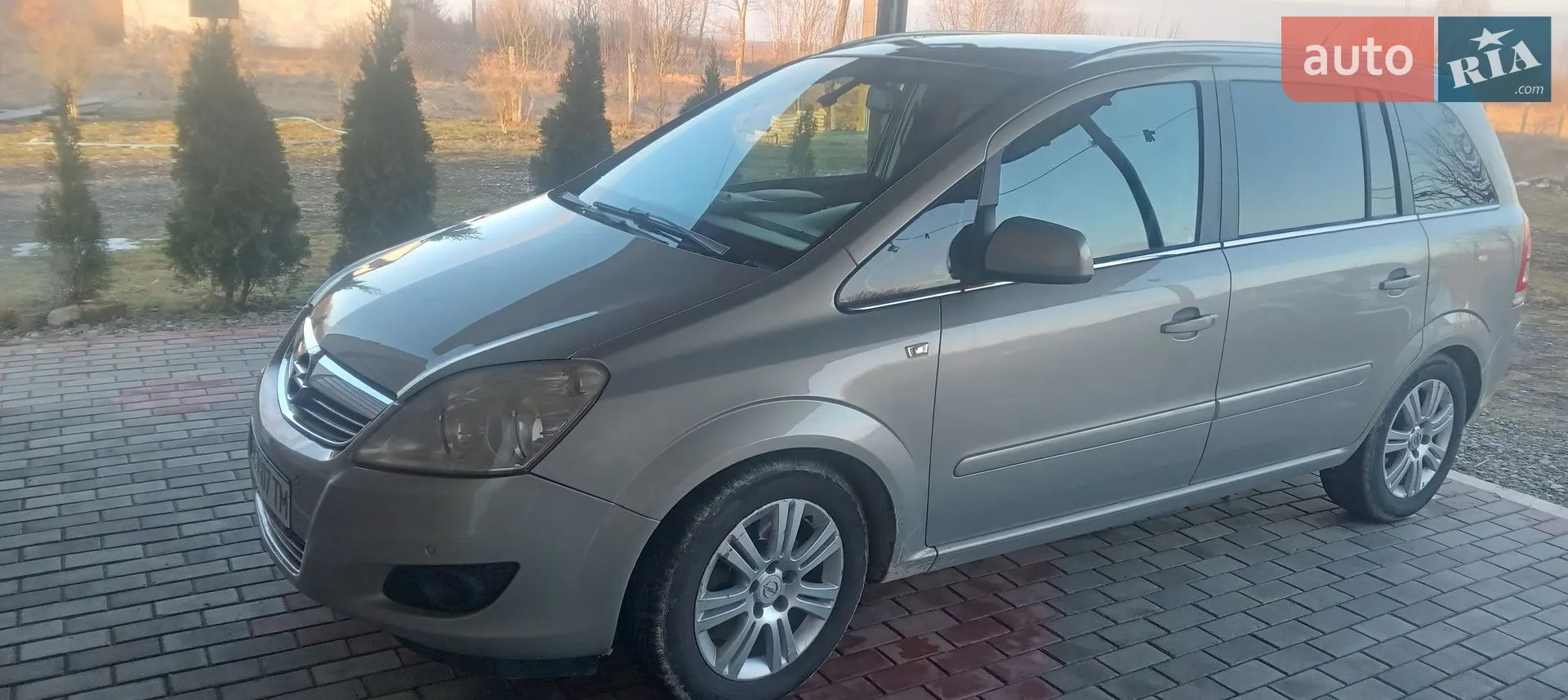 2010 Opel Zafira - мініатюра 2