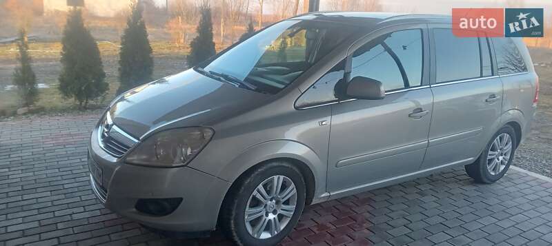 Минивэн Opel Zafira 2010 в Львове