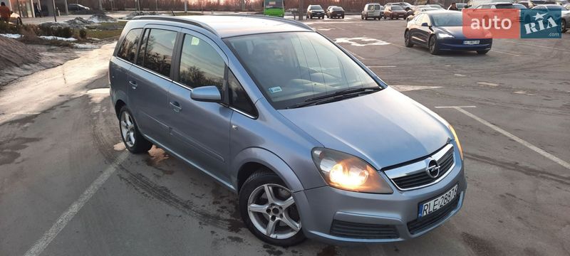 Минивэн Opel Zafira 2007 в Буче
