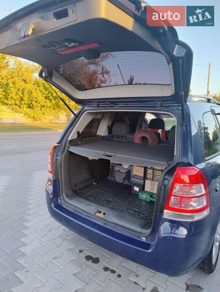 Минивэн Opel Zafira 2008 в Ракитном