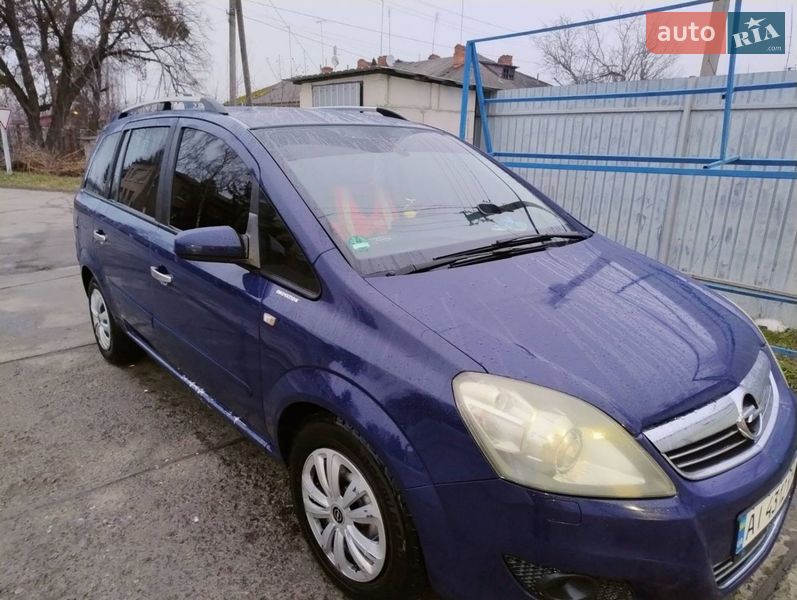 Минивэн Opel Zafira 2008 в Ракитном