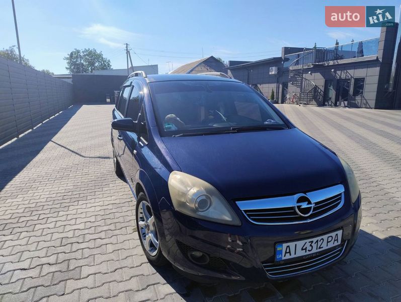 Минивэн Opel Zafira 2008 в Ракитном