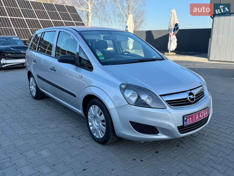 Минивэн Opel Zafira 2009 в Владимире