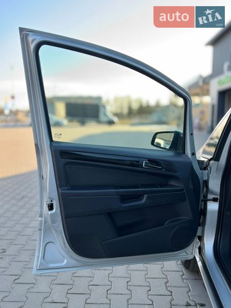 Минивэн Opel Zafira 2009 в Владимире