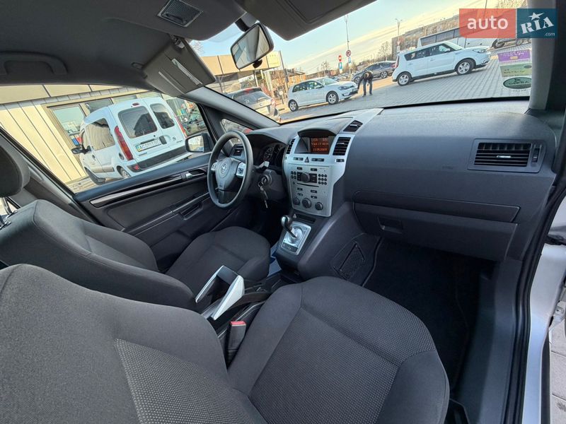 Минивэн Opel Zafira 2009 в Владимире
